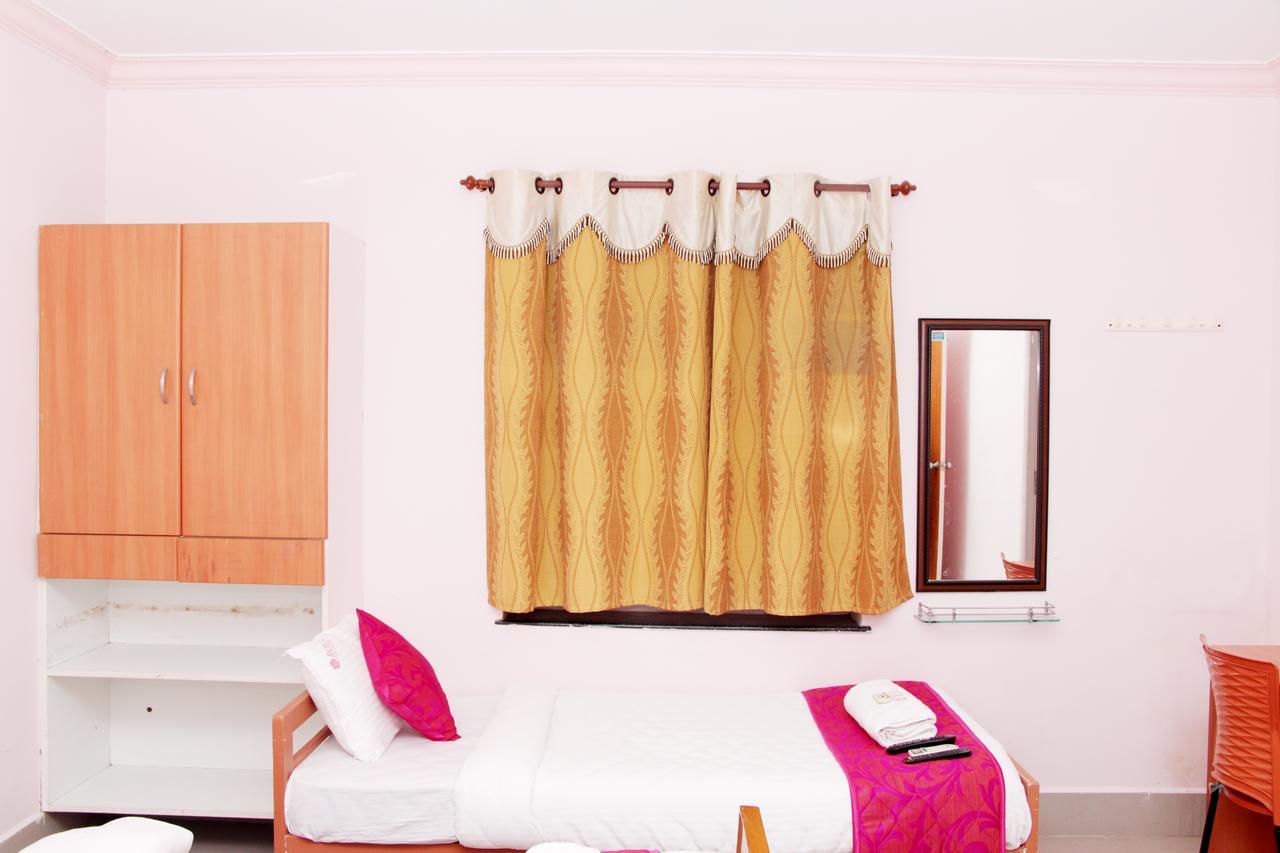 Royal Grand Days Hotel Chennai Exterior photo